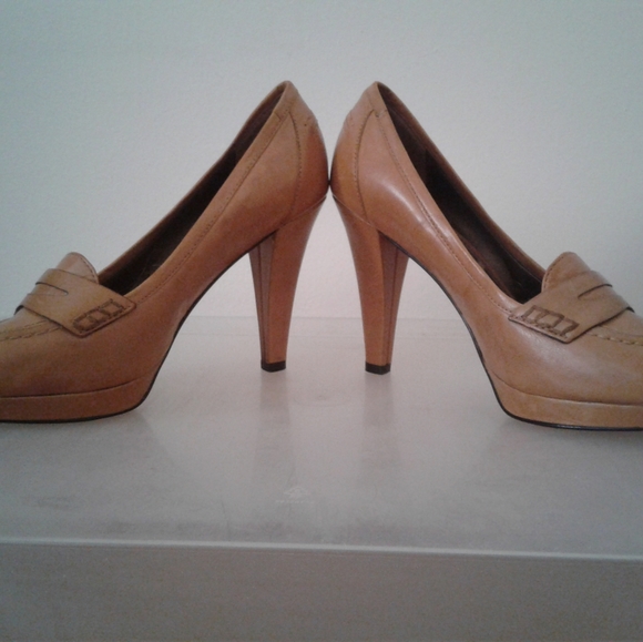 TAHARI 4" Peeptoe leather heels Size 7.5 - Picture 2 of 4